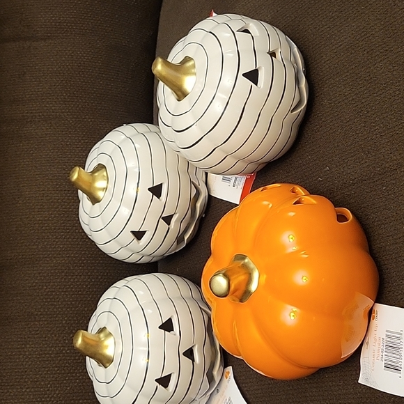 Crescent Other - CERAMIC LIGHT UP PUMPKIN 🎃